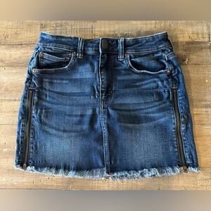 American Eagle, size 6, denim mini skirt
